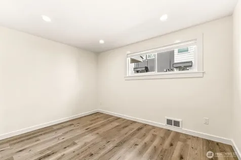9251 N Ashworth Avenue N Seattle WA 98103