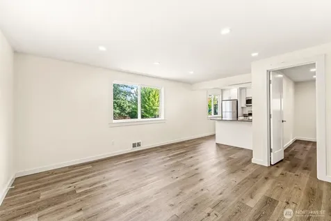 9251 N Ashworth Avenue N Seattle WA 98103