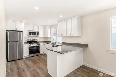 9251 N Ashworth Avenue N Seattle WA 98103