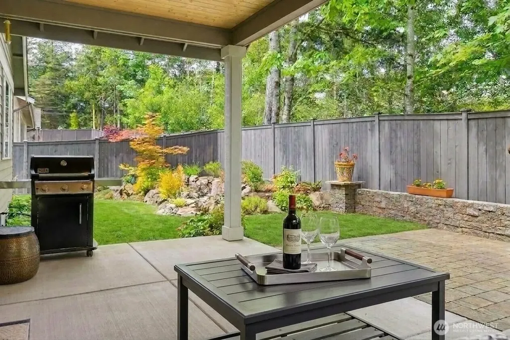 18599 Sawgrass Drive NE Poulsbo WA 98370