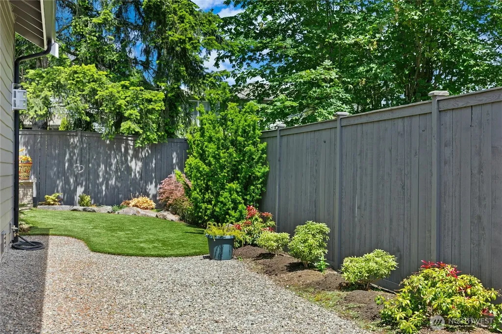 18599 Sawgrass Drive NE Poulsbo WA 98370