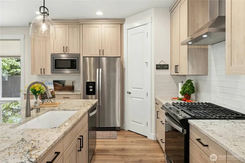 18599 Sawgrass Drive NE Poulsbo WA 98370