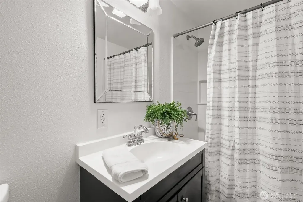 10109 Becker Drive SW Lakewood WA 98499