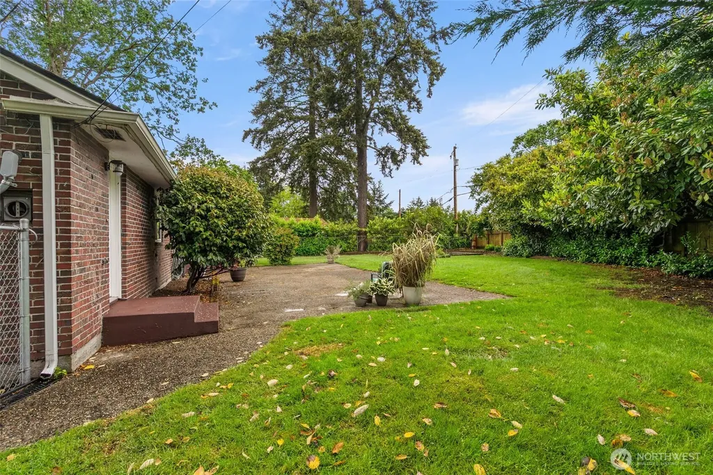 10109 Becker Drive SW Lakewood WA 98499