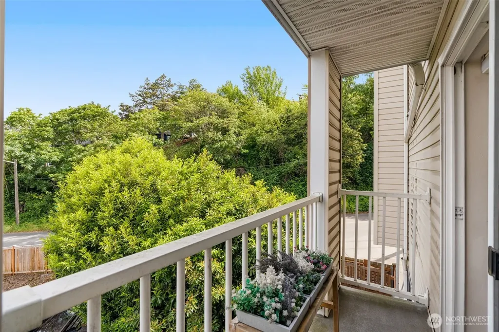2530 15th Avenue W Seattle WA 98119