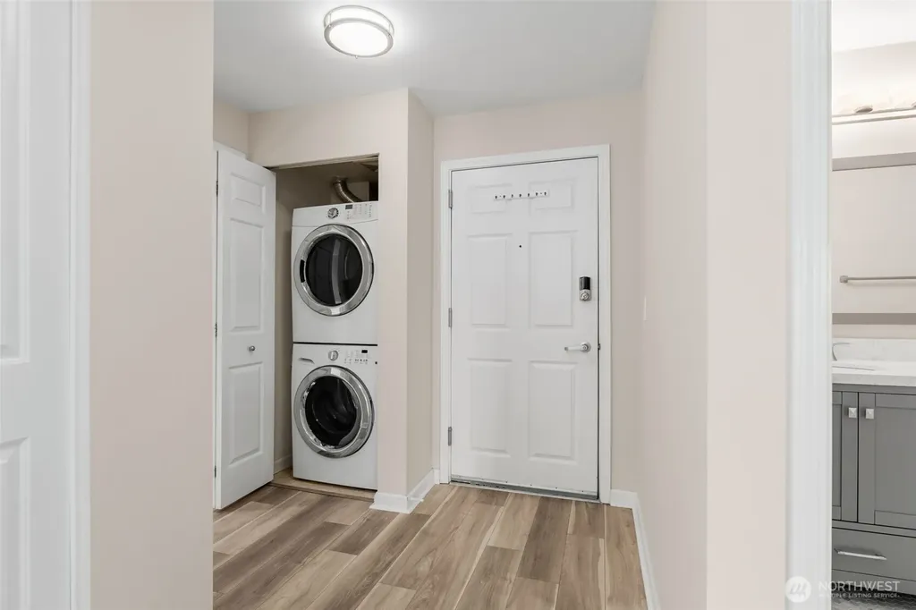 2530 15th Avenue W Seattle WA 98119