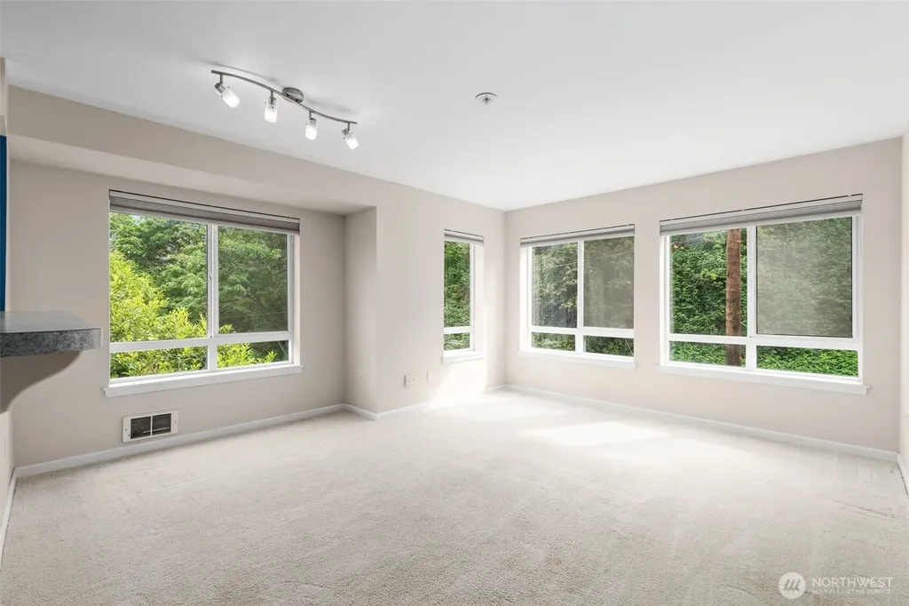 2530 15th Avenue W Seattle WA 98119