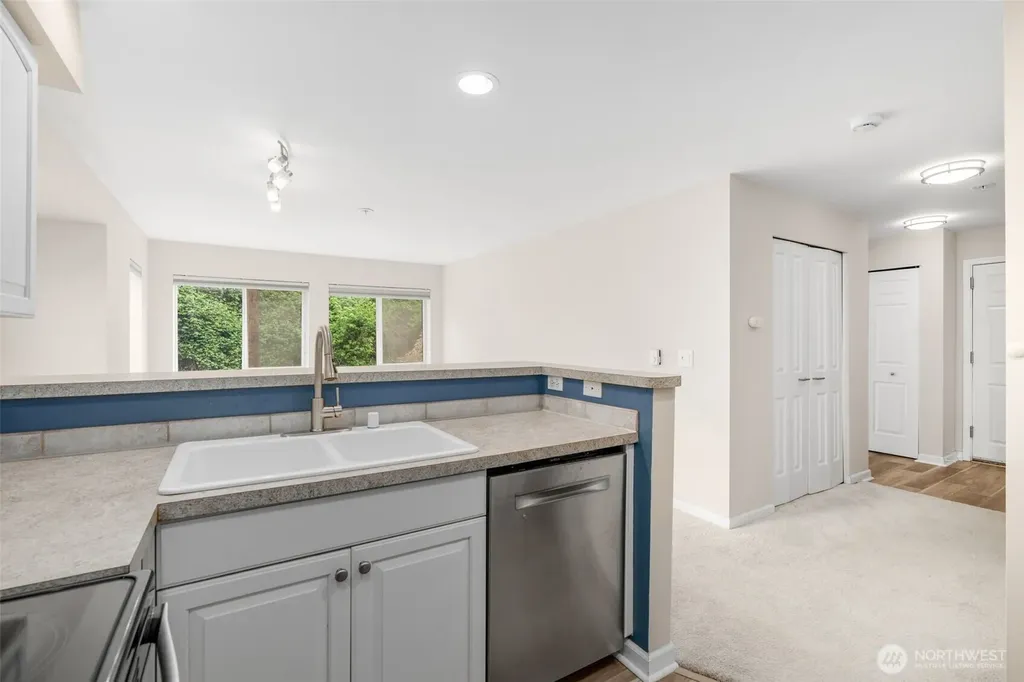 2530 15th Avenue W Seattle WA 98119