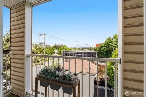 2530 15th Avenue W Seattle WA 98119