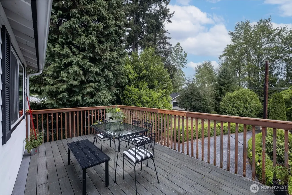 428 W Davies Loop Lake Stevens WA 98258