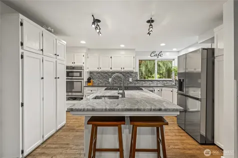 428 W Davies Loop Lake Stevens WA 98258
