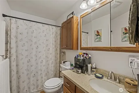 428 W Davies Loop Lake Stevens WA 98258
