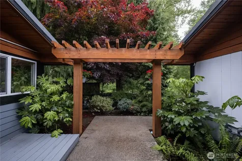 428 W Davies Loop Lake Stevens WA 98258