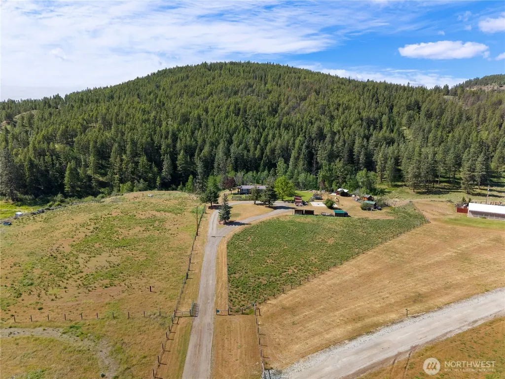 1574 Pine Creek Tonasket WA 98855