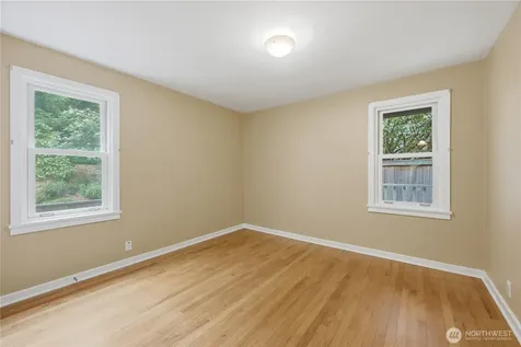 3217 36th Avenue W Seattle WA 98199