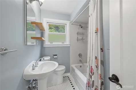 3217 36th Avenue W Seattle WA 98199