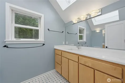 3217 36th Avenue W Seattle WA 98199