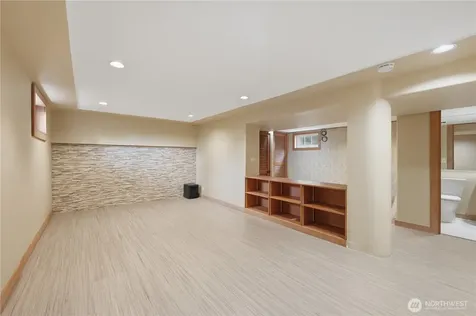 3217 36th Avenue W Seattle WA 98199