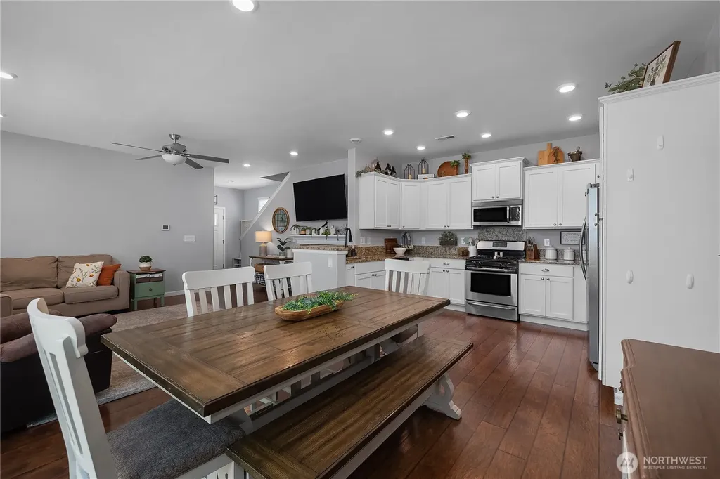 3363 NE Hydra Lacey WA 98516
