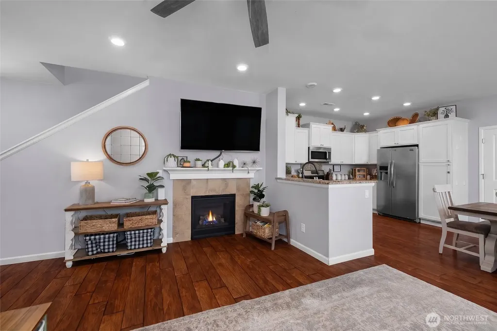 3363 NE Hydra Lacey WA 98516
