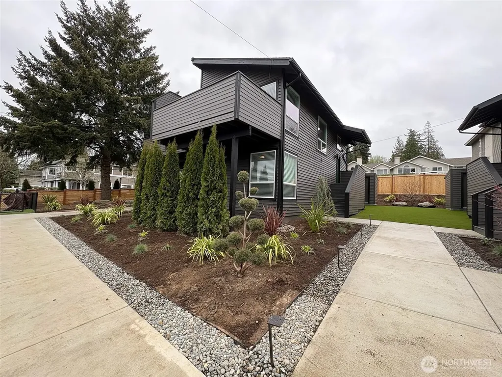 906 6th Street S Kirkland WA 98033
