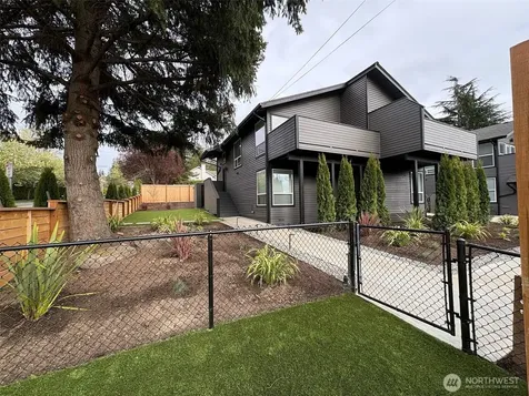 906 6th Street S Kirkland WA 98033