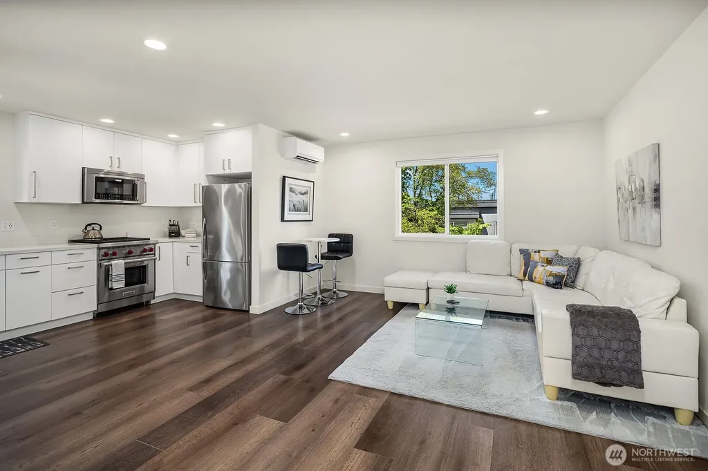 107 6th Street S Kirkland WA 98033