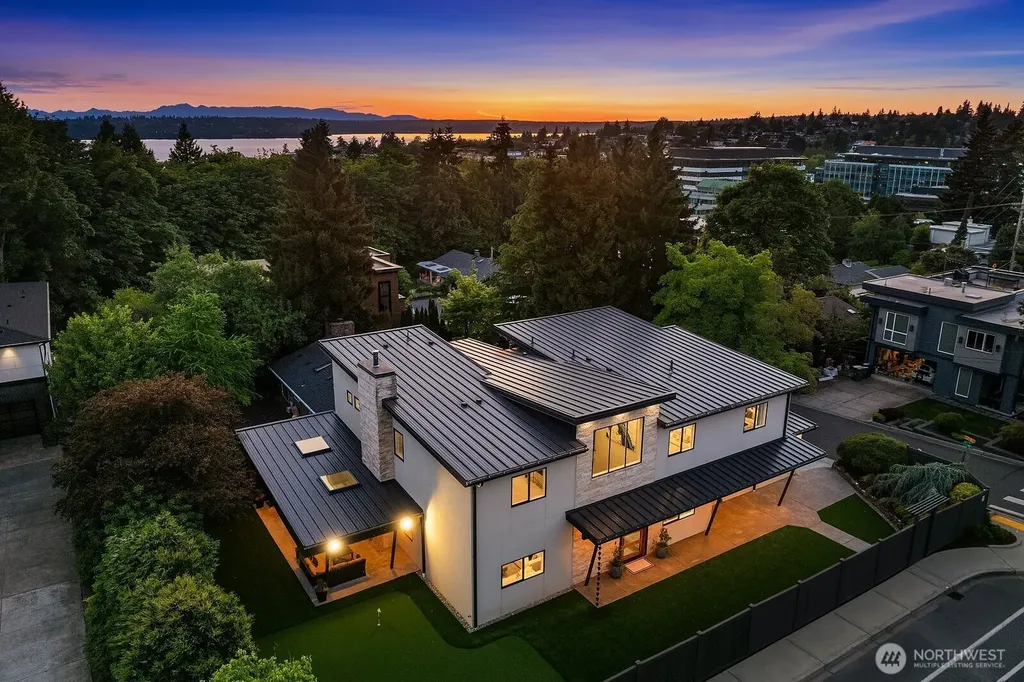 107 6th Street S Kirkland WA 98033