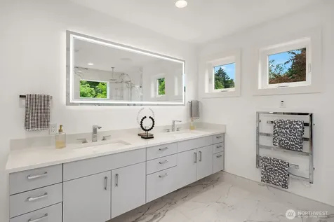107 6th Street S Kirkland WA 98033