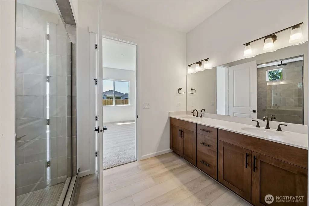 913 Sawyer Avenue Buckley WA 98321