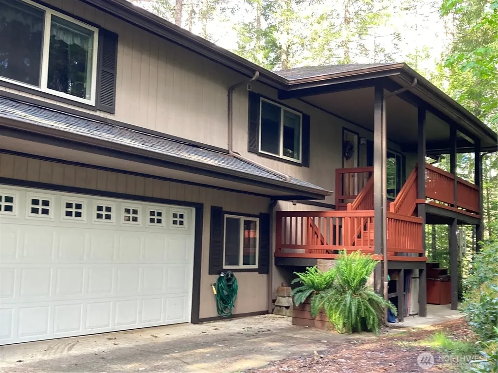 21 N Beaver Place N Hoodsport WA 98548