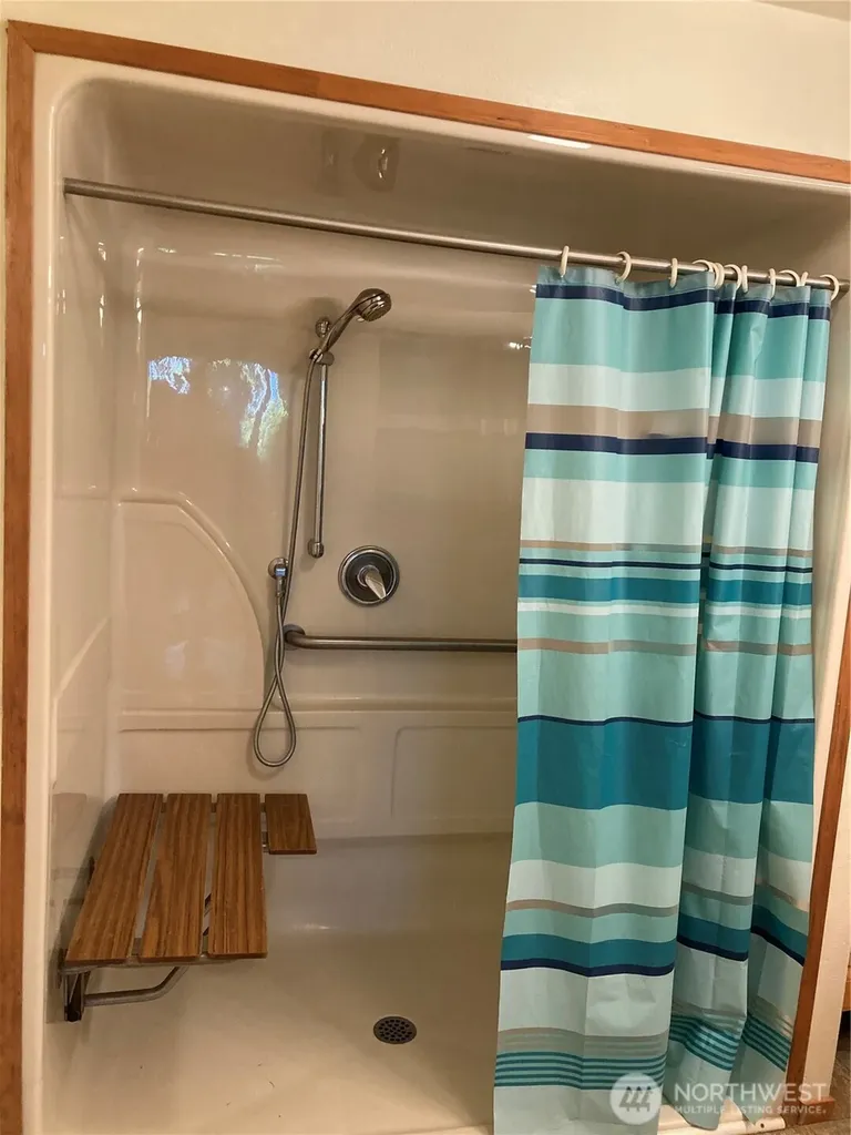 21 N Beaver Place N Hoodsport WA 98548
