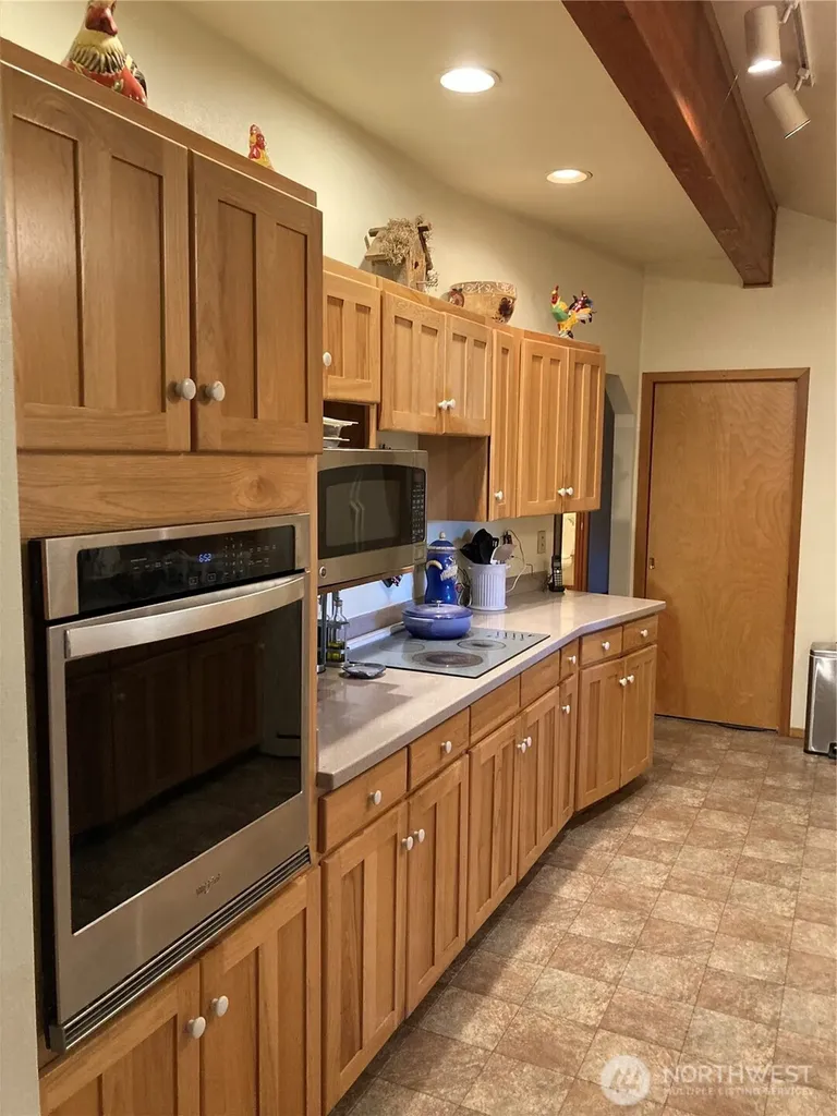 21 N Beaver Place N Hoodsport WA 98548