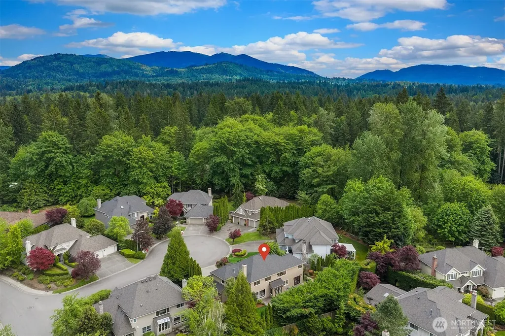 2215 271st Court SE Sammamish WA 98075