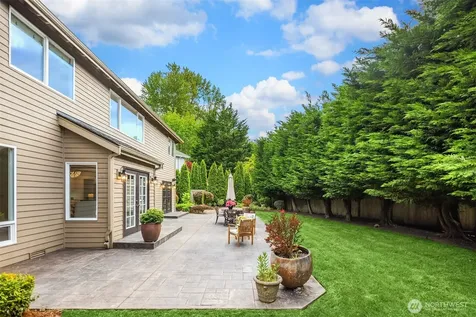 2215 271st Court SE Sammamish WA 98075