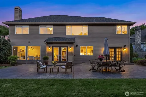 2215 271st Court SE Sammamish WA 98075