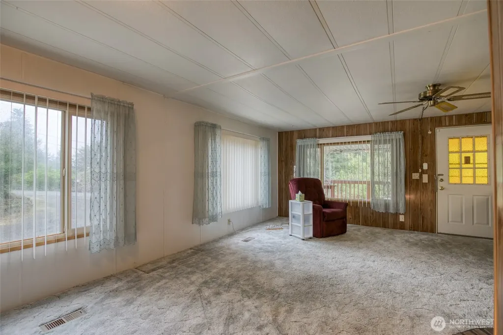276 Summit Avenue Hoquiam WA 98550