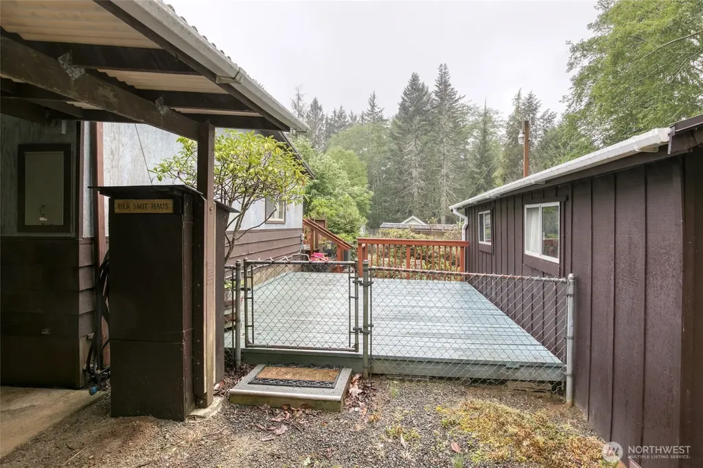 276 Summit Avenue Hoquiam WA 98550
