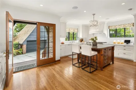 1105 Shenandoah Drive E Seattle WA 98112