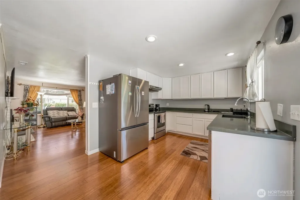 15404 SE 304th Place Kent WA 98042