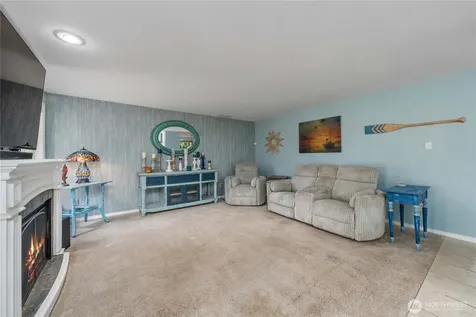1719 126th Avenue E Puyallup WA 98372
