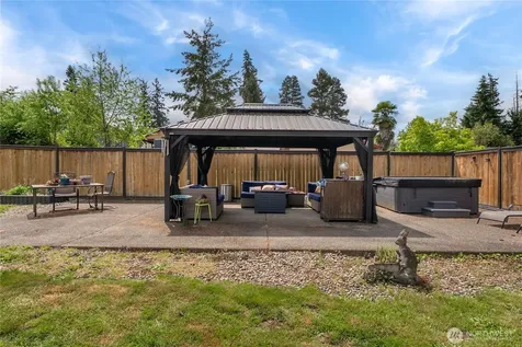 1719 126th Avenue E Puyallup WA 98372