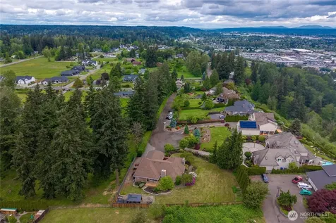 1719 126th Avenue E Puyallup WA 98372