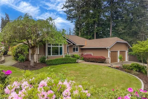 1719 126th Avenue E Puyallup WA 98372