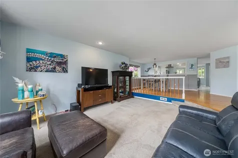 1719 126th Avenue E Puyallup WA 98372