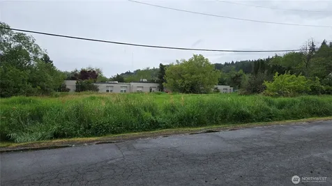 1215 9th Street SE Puyallup WA 98372