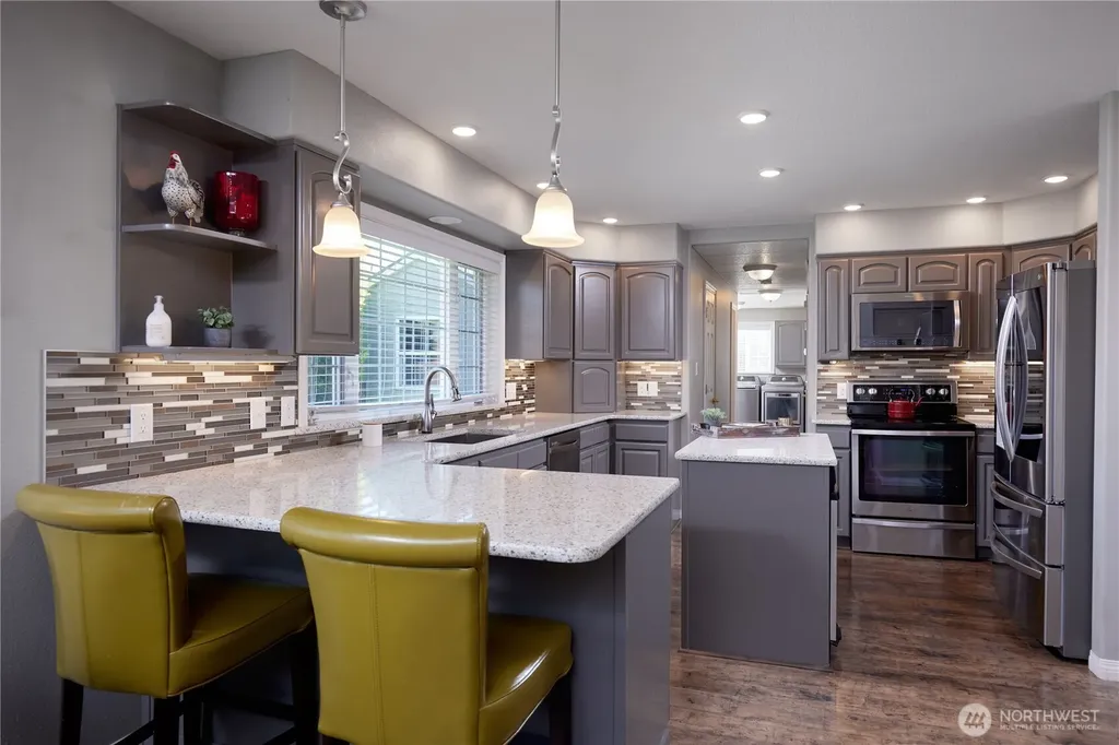 519 SE Mockingbird Drive College Place WA 99324