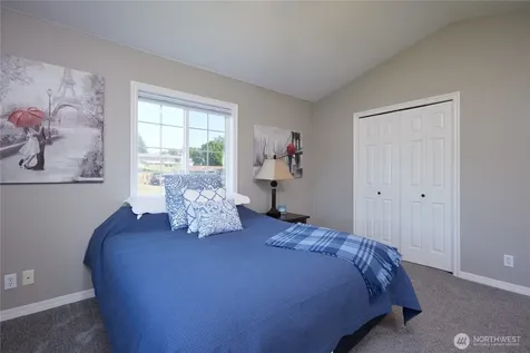 519 SE Mockingbird Drive College Place WA 99324