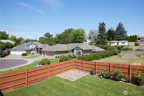 519 SE Mockingbird Drive College Place WA 99324
