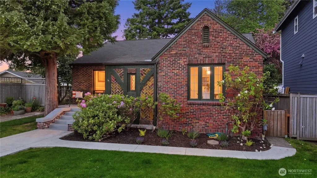 7550 21st Avenue NE Seattle WA 98115